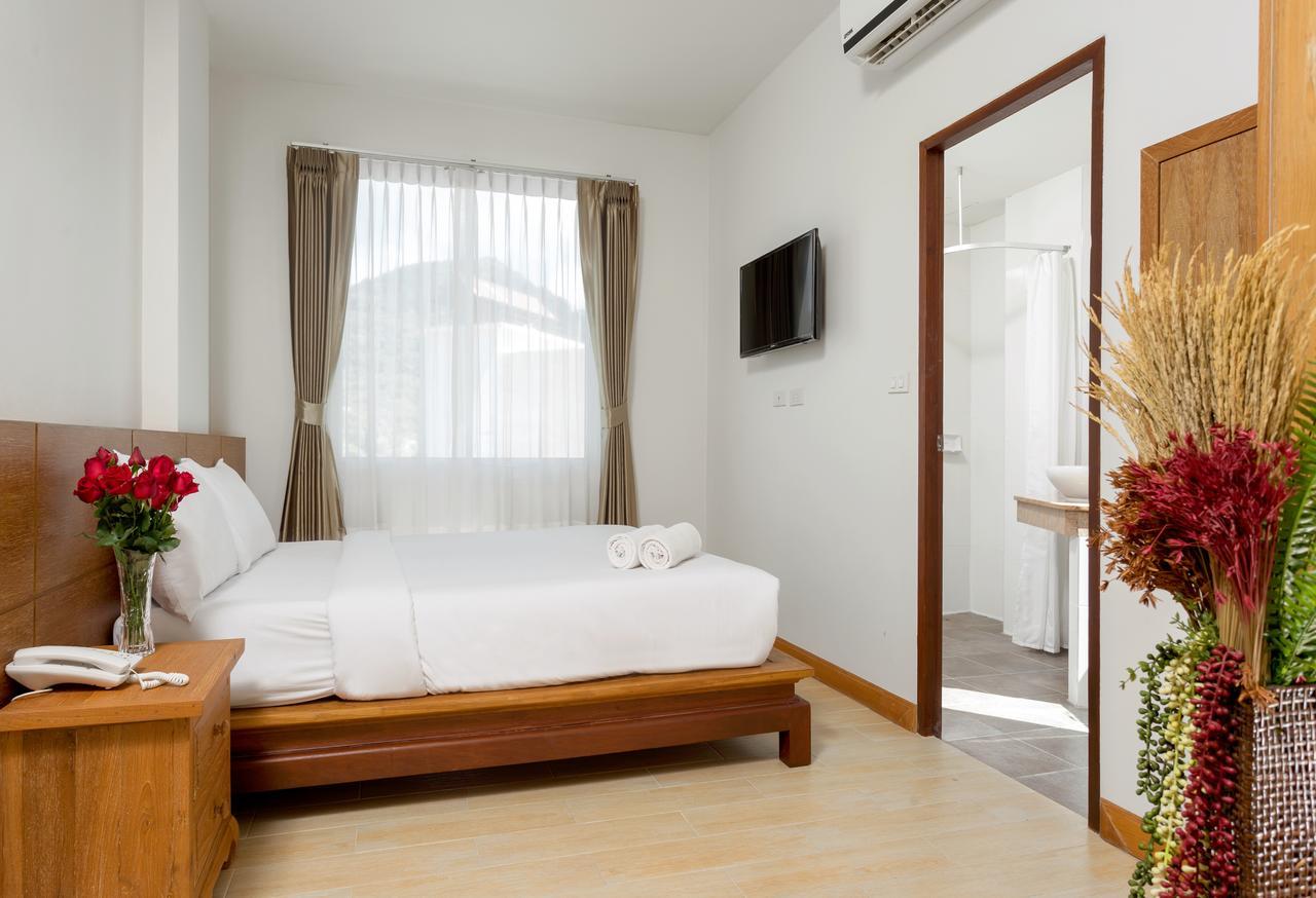 Asia Express Hotel Kathu Esterno foto
