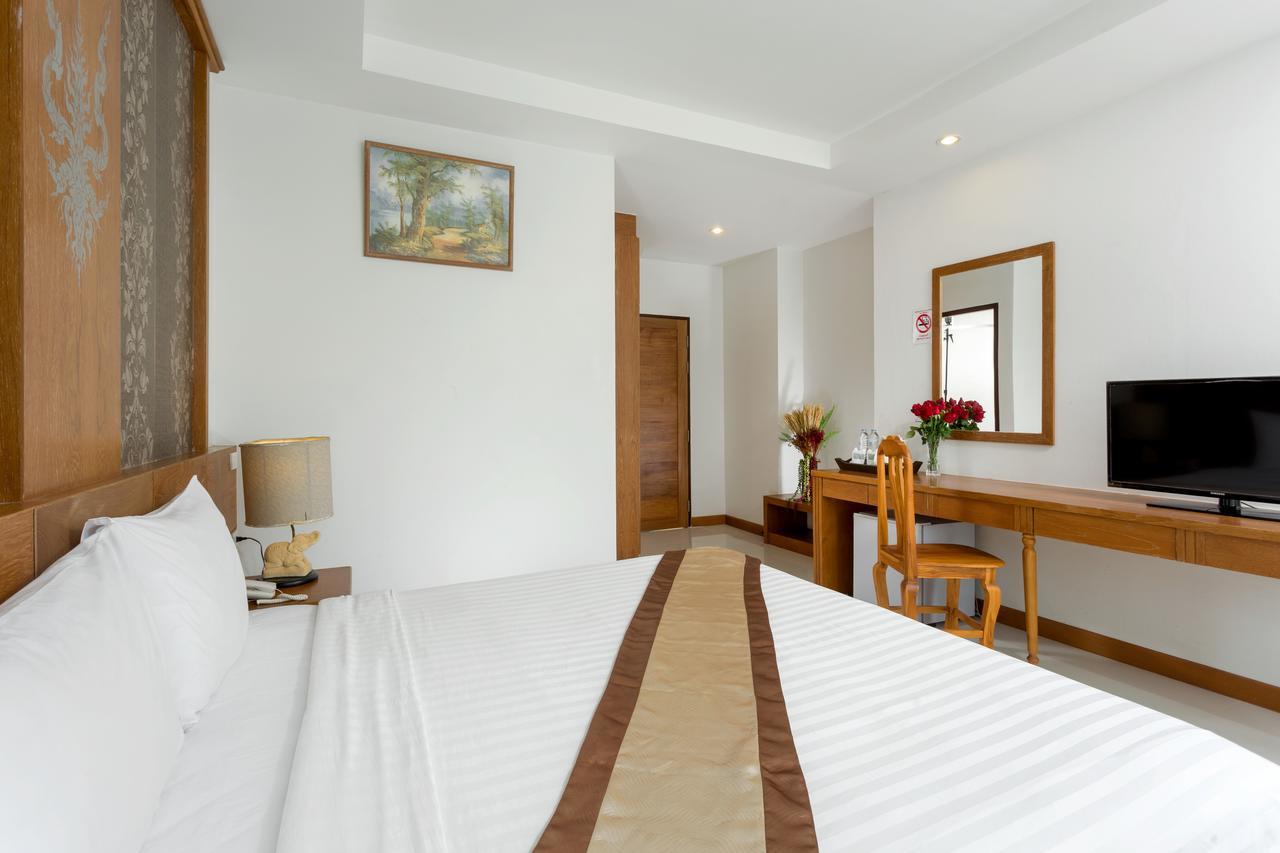 Asia Express Hotel Kathu Esterno foto